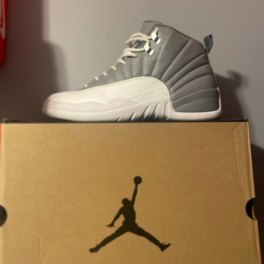 AIR JORDAN 12 retro